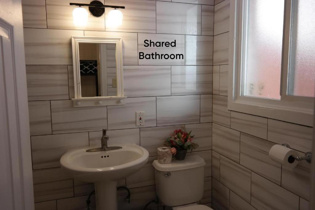 The Beach Waikiki Boutique Hostel هونولولو الغرفة الصورة